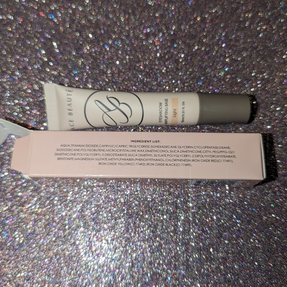 Light ACE BEAUTÉ Eyeshadow Amplifying Base Eyeshadow Primer - Picture 2 of 4
